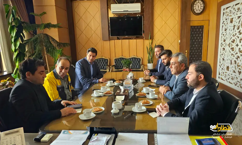 بررسی زمینههای همکاری قطاربار و پست خراسان رضوی در حوزه حملونقل و لجستیک — تصویر ۲